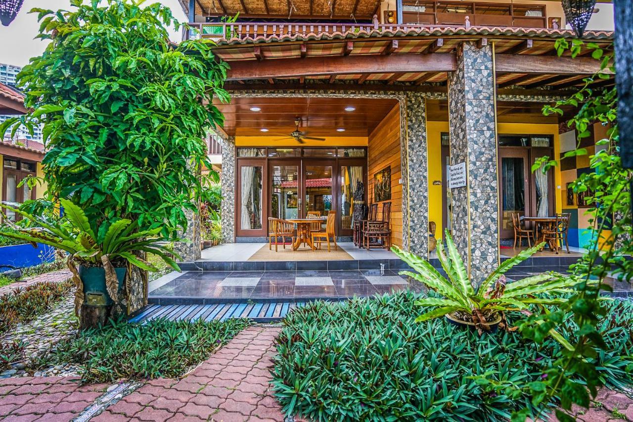 Lost Paradise Resort Batu Ferringhi Exterior foto